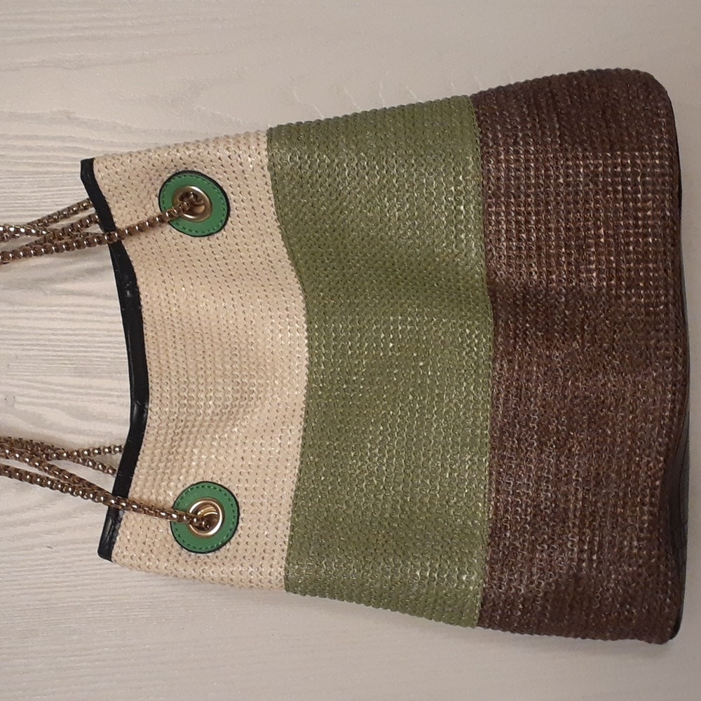 super cute tote bag with faux leather and gold hardware.